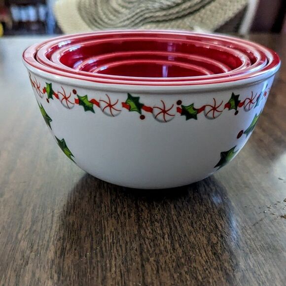 Set of 5 Christmas holly stackable measuring (cups) bowls - Picture 1 of 8